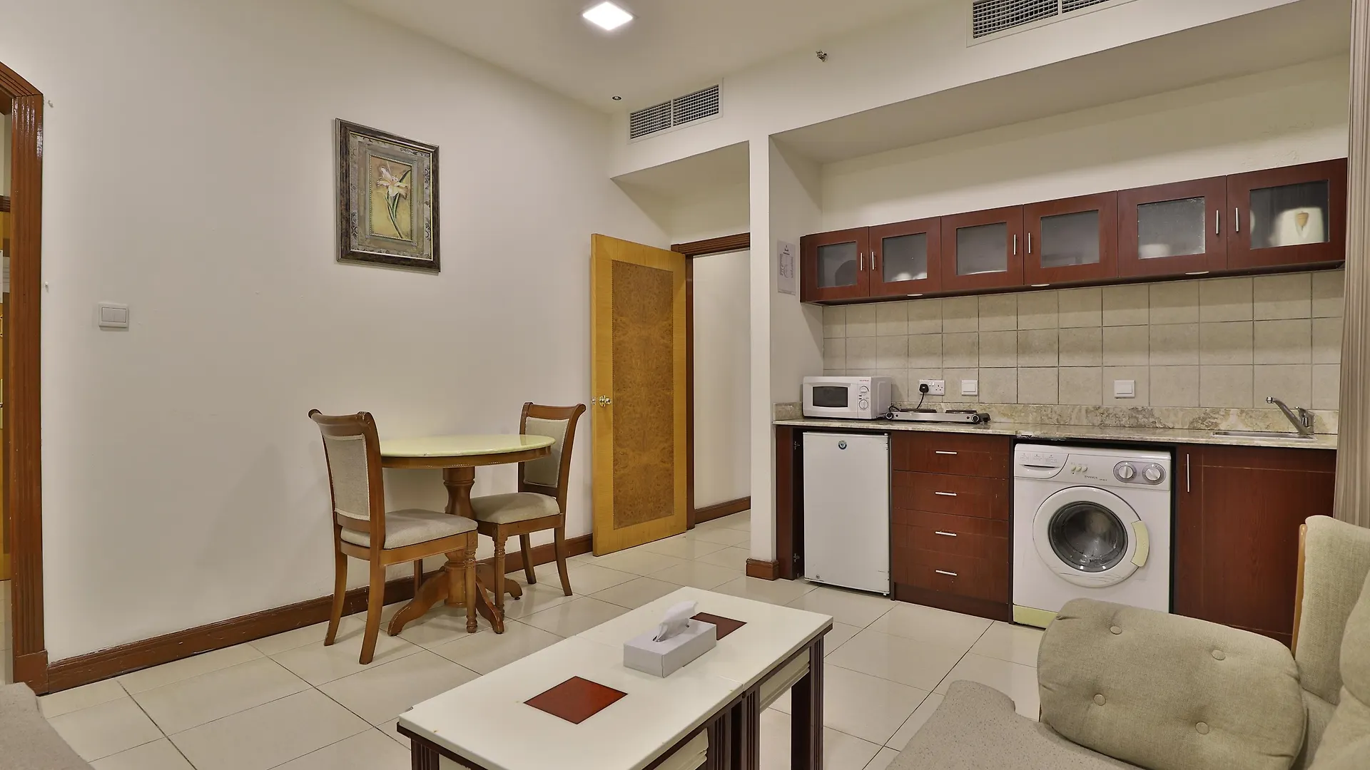 Moon Valley Hotel Apartment - Bur Dubai, Burjuman United Arab Emirates