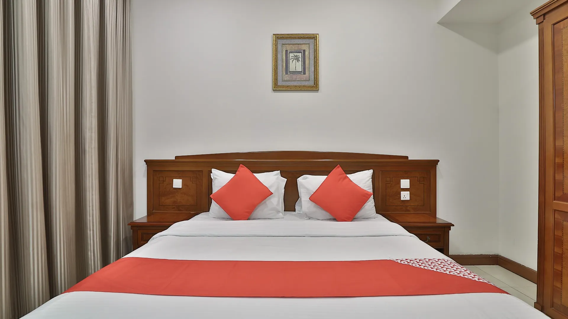 Moon Valley Hotel Apartment - Bur Dubai, Burjuman 3*, Dubai