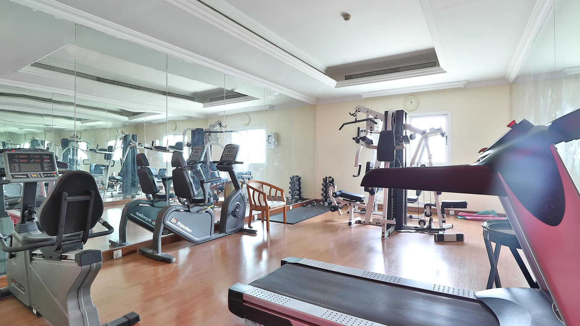 Moon Valley Hotel Apartment - Bur Dubai, Burjuman 3*, Dubai