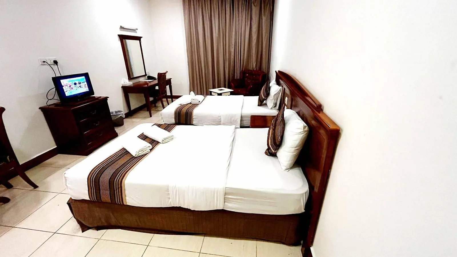 Moon Valley Hotel Apartment - Bur Dubai, Burjuman United Arab Emirates
